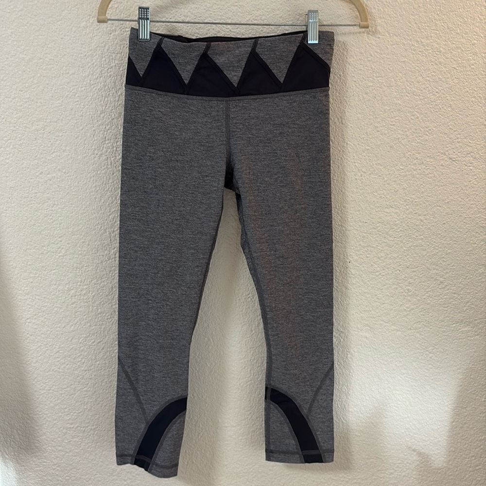 Lululemon Capri running leggings, light & dark grey